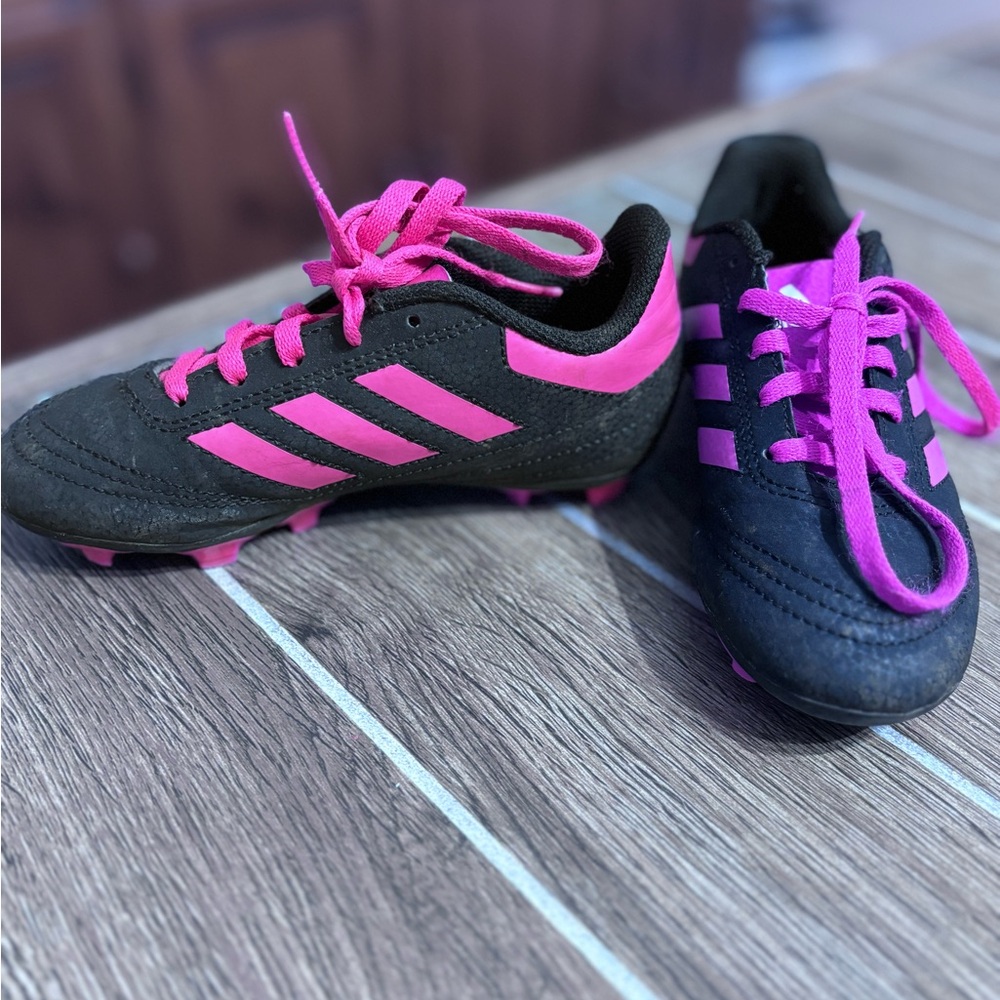GIRLS SOCCER CLEATS 12K